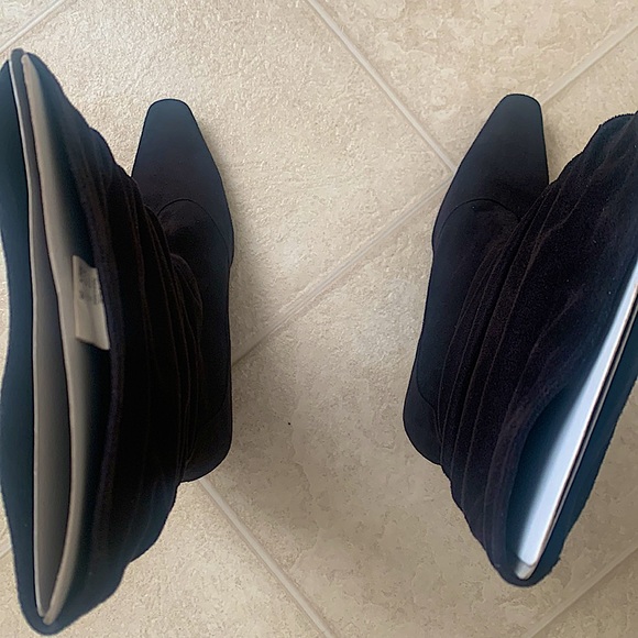 George Heel Boots - Picture 3 of 3